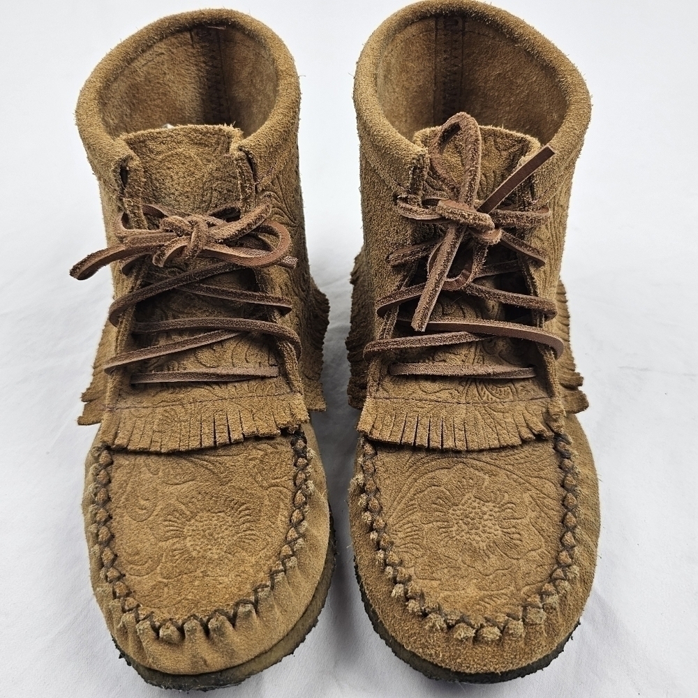 Laurentian Chief Women's Imperiale Floral Embossed Moccasin Lace Up Ankle Boots